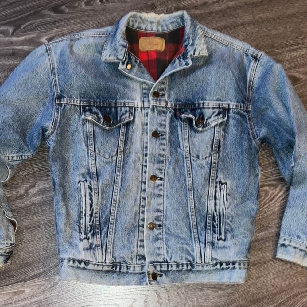 VTG80s Levis Denim Trucker Jacket, Plaid Flannel Lined, Made In USA, Size XL
